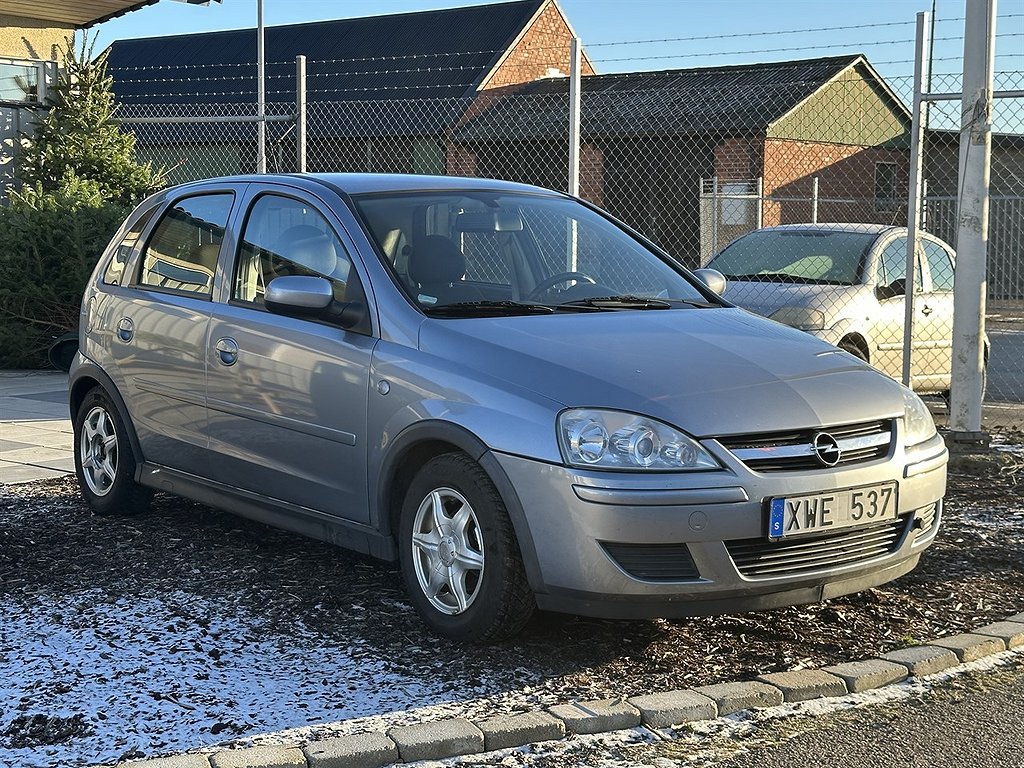 Opel Corsa 1.2 Twinport 1 Brukare 80hk