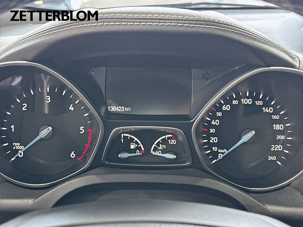 SUV Ford Kuga 11 av 13