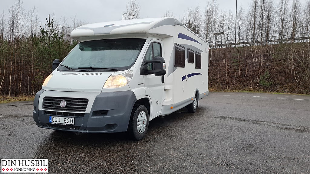 McLouis P700 Låga långbäddar Toa/Dusch bak, Solpanel