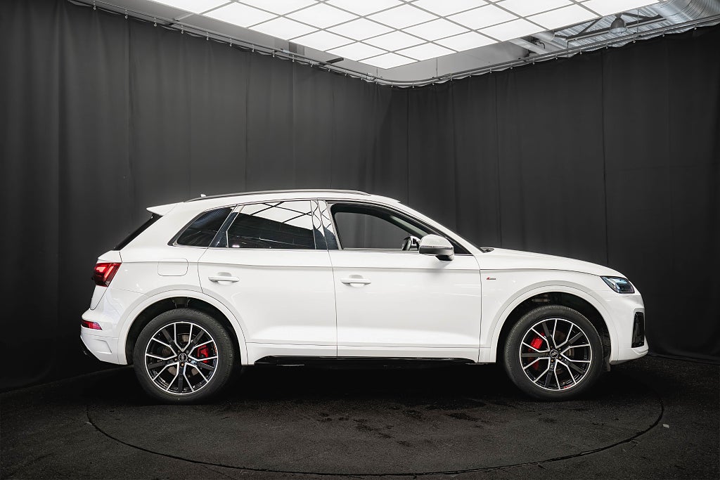 Audi Q5 55 TFSI e Q S-Line BLACK 20'' DRAG KAMERA 1-ÄGARE MOMS