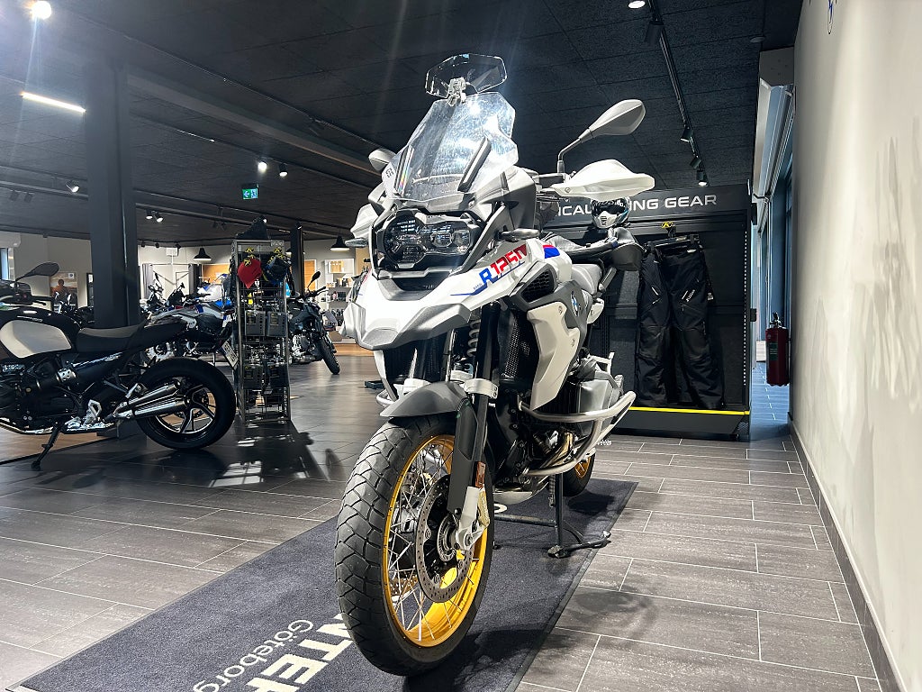 BMW R1250GS /Akrapovic/Performance/Sidoväskor/1128 mil