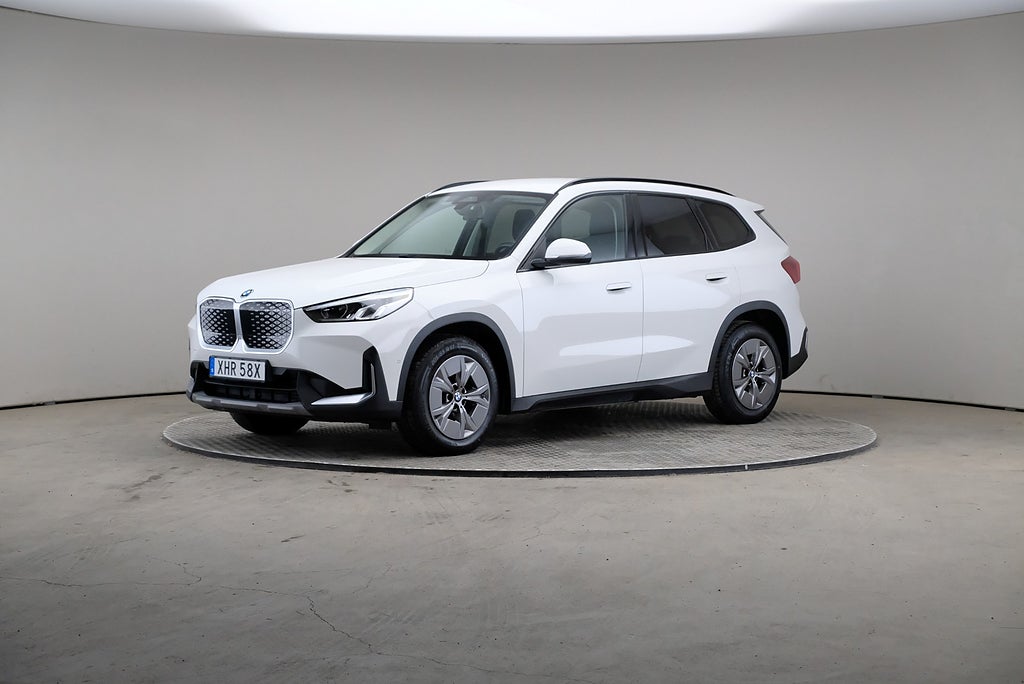BMW iX1