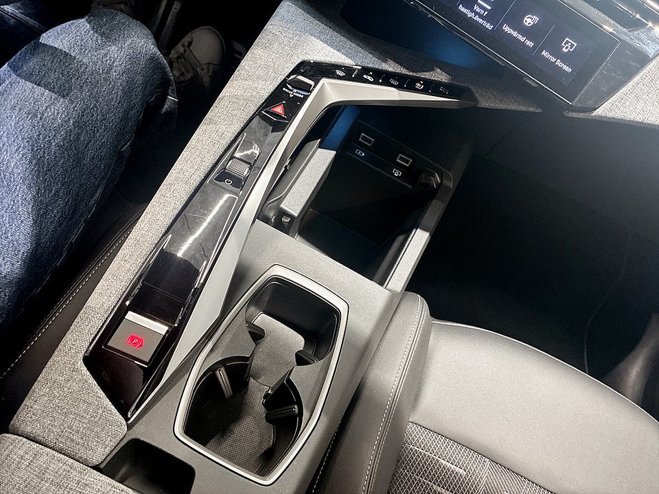 Bild på Peugeot 5008 GT Hybrid 145hk Aut 7-SITS B-KAMERA DRAG