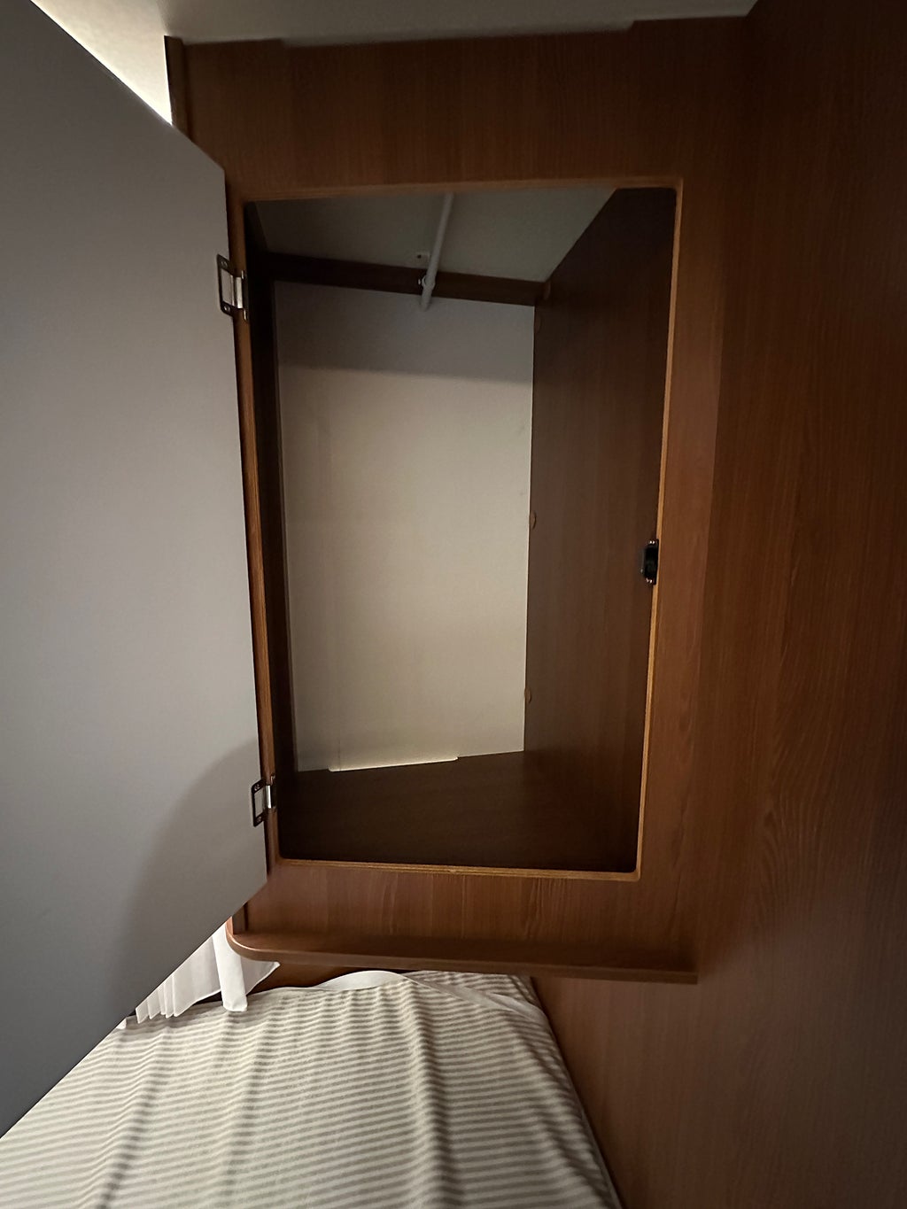 Rapido 7065 F Automat Alde taksäng Låga sängar toa bak thumbnail