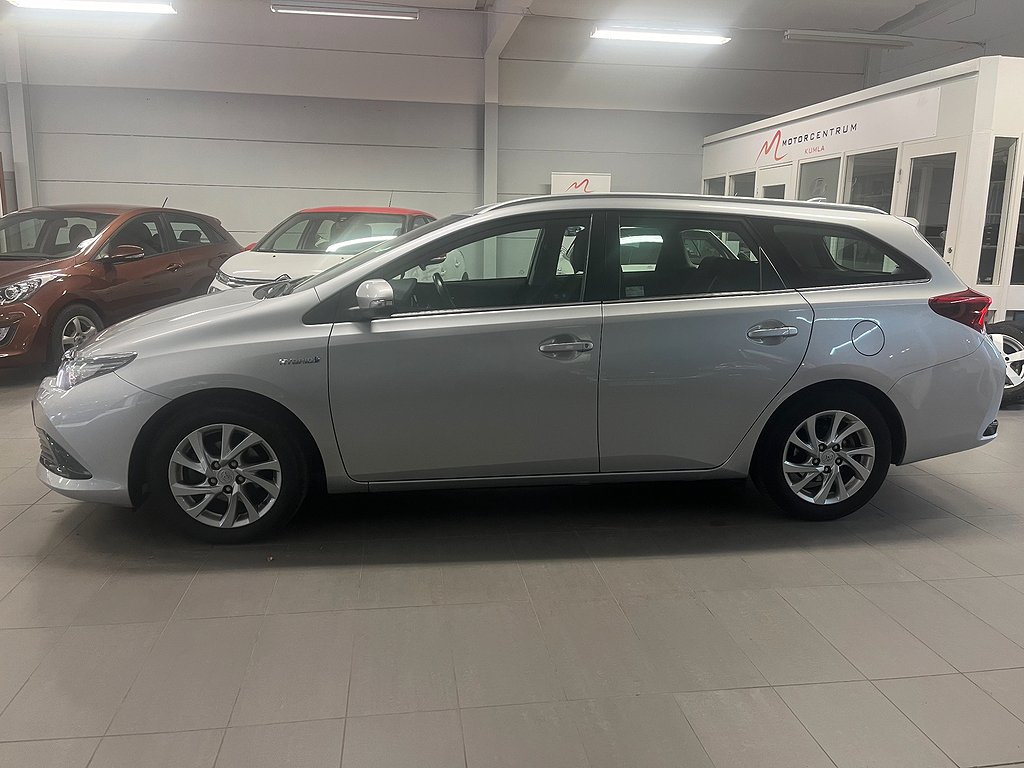 Toyota Auris Touring Sports Hybrid Active (Sommar+vhjul)