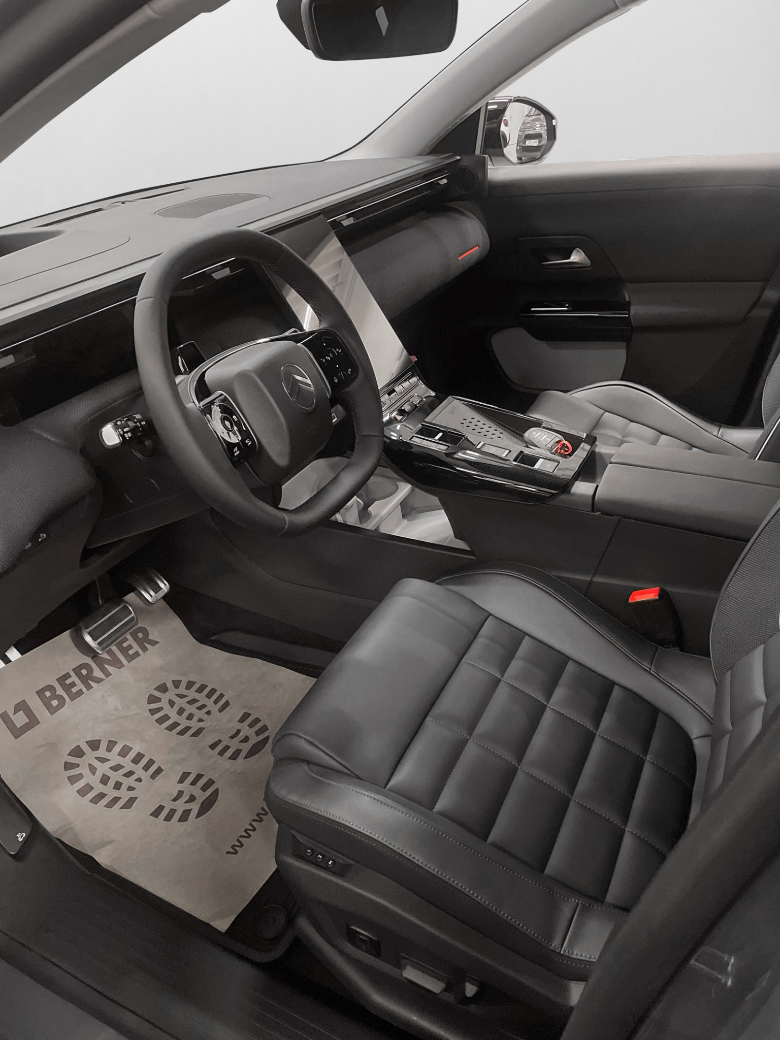 Citroen C5 Aircross Hybrid 145 2026, photo 6/47