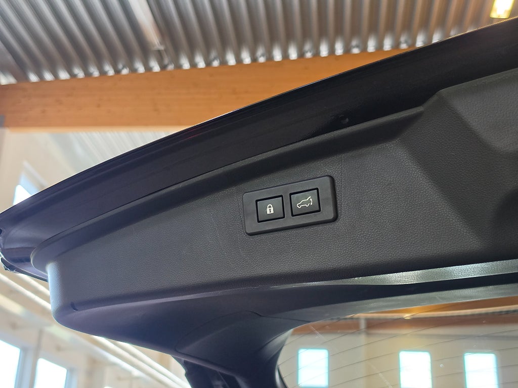 Subaru Outback 2.5 4WD XFuel Touring Drag Navi H&K Elstolar låg-skatt