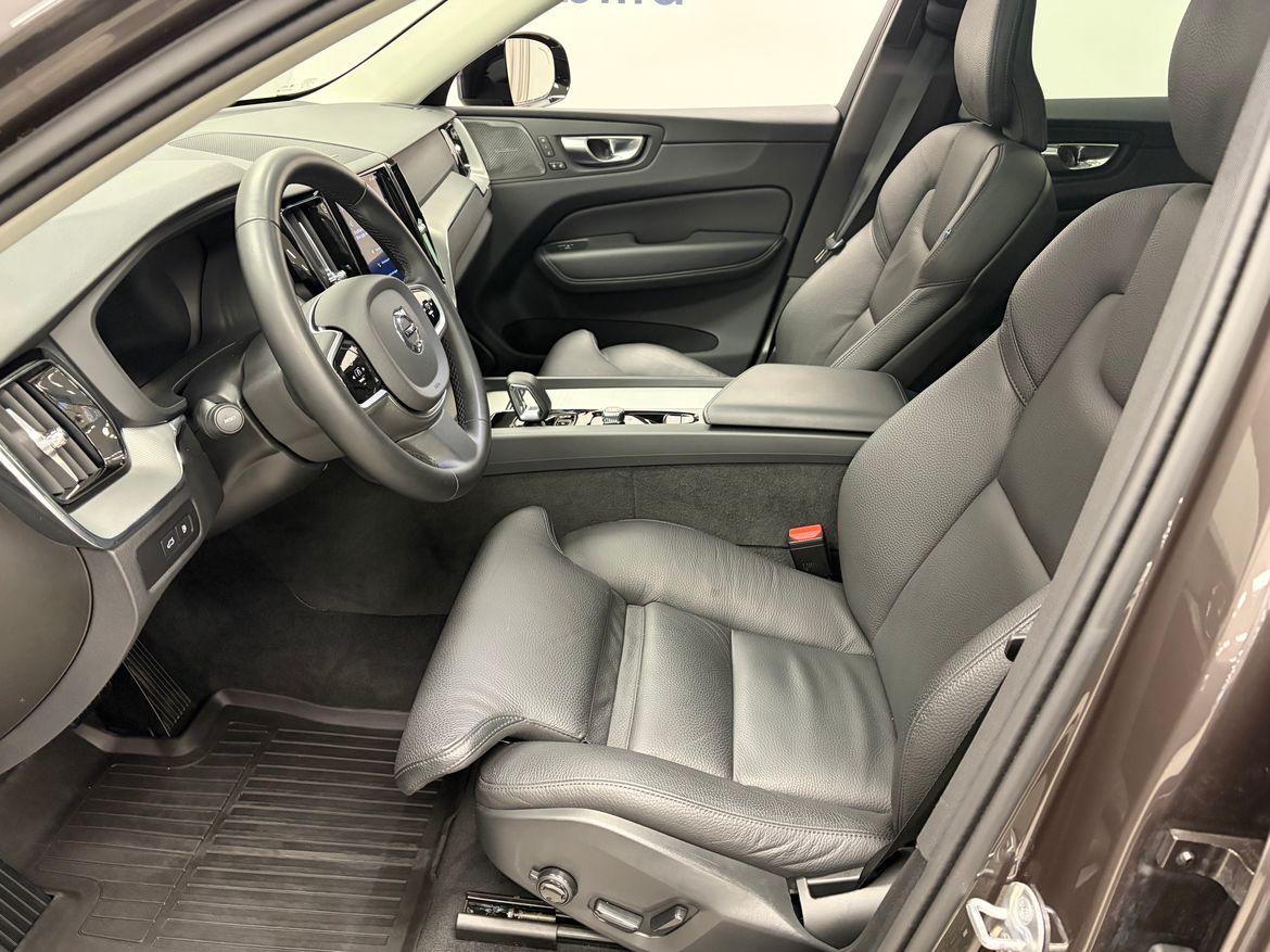 Volvo XC60 T6 Plus Dark Nordic 2025, bild 9/10