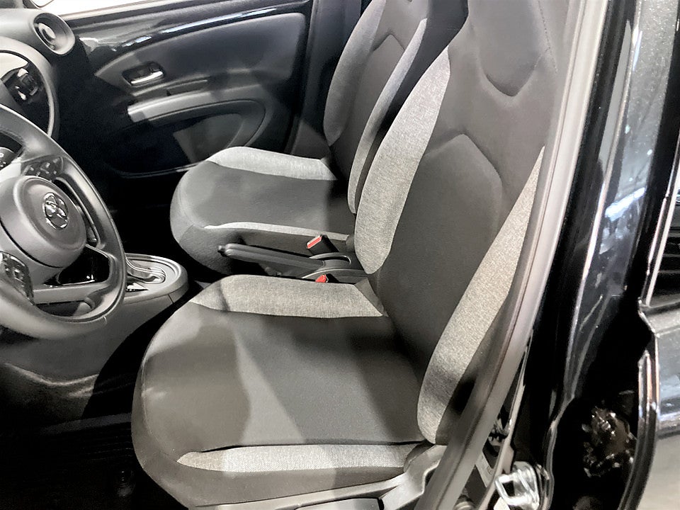 Bild på Toyota Aygo X 1.0 VVT-i CVT 72hk Aut B-KAMERA