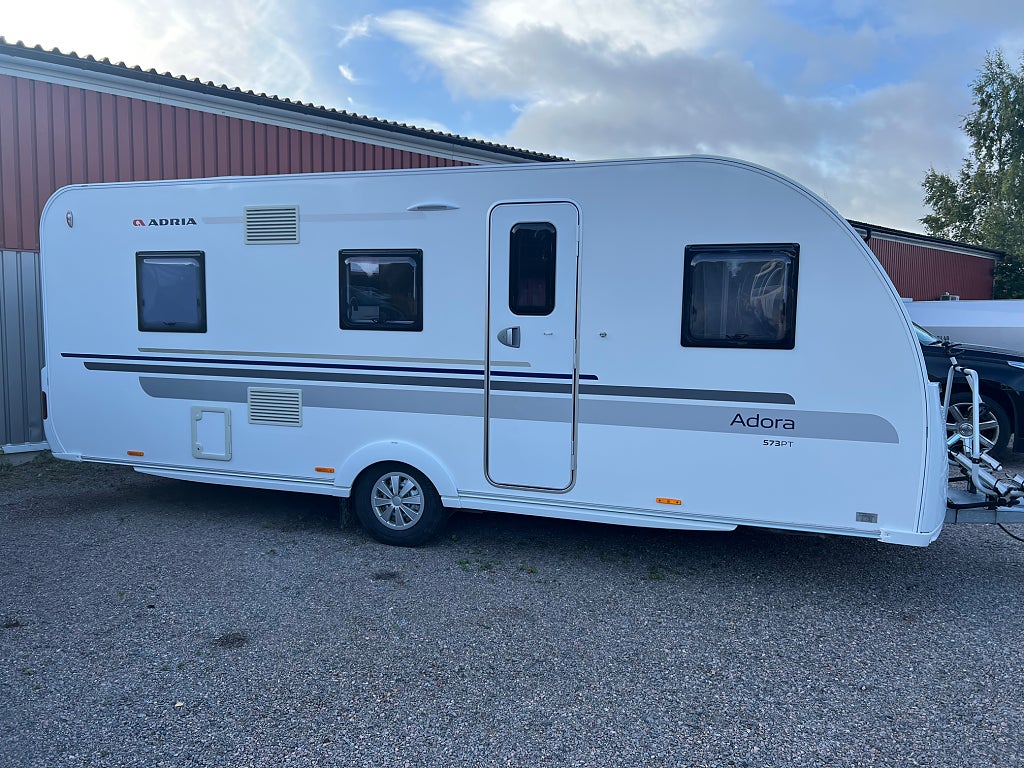 Adria Adora 573 PT barnkammare 
