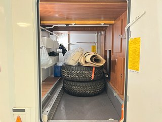 Husbil-halvintegrerad Adria MATRIX SUPREME M 687 SL 7 av 36
