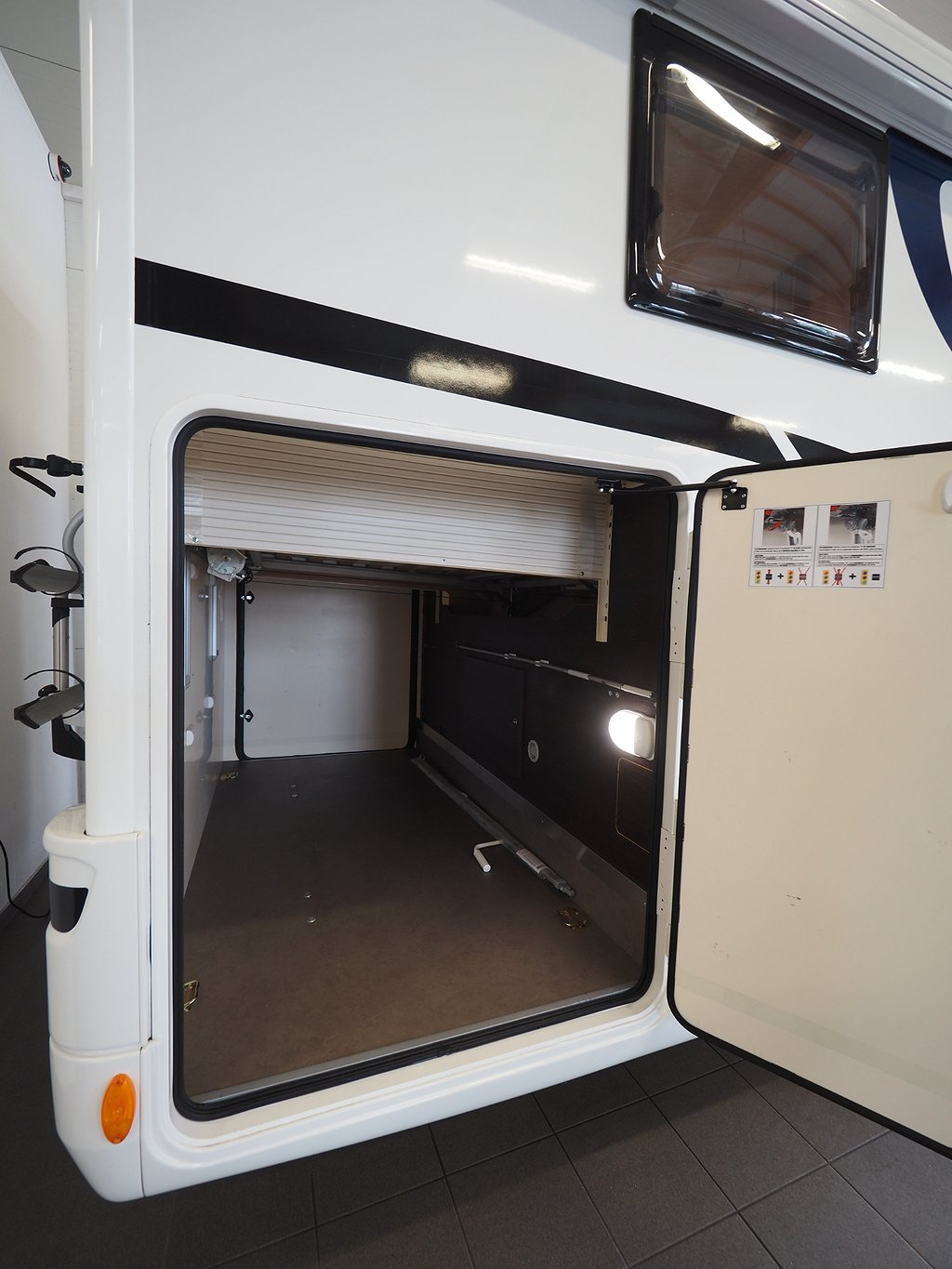 Mc Louis 281 MC 4 Queenbädd 3500kg 2022