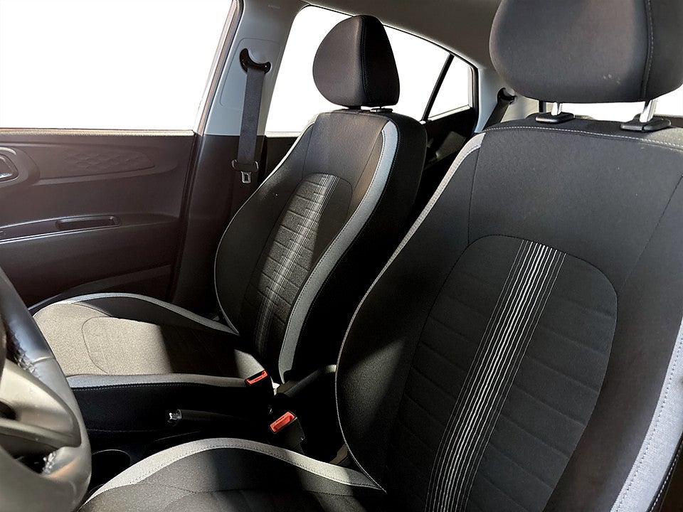 Bild på Hyundai i10 Essential 1.0 MPi 67hk AMT Aut B-KAMERA CARPLAY