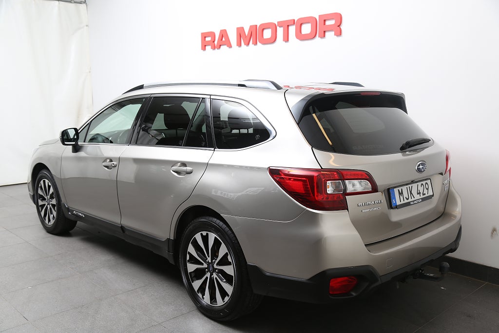 Subaru Outback 2,0D 150hk Summit AWD Aut H/K Skinn Drag 2016