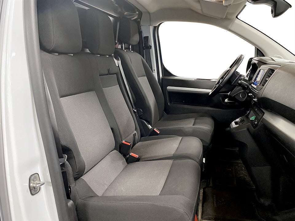 Bild på Peugeot Expert PRO+ 2.0 BHDi 145hk Aut L3 B-KAMERA DRAG