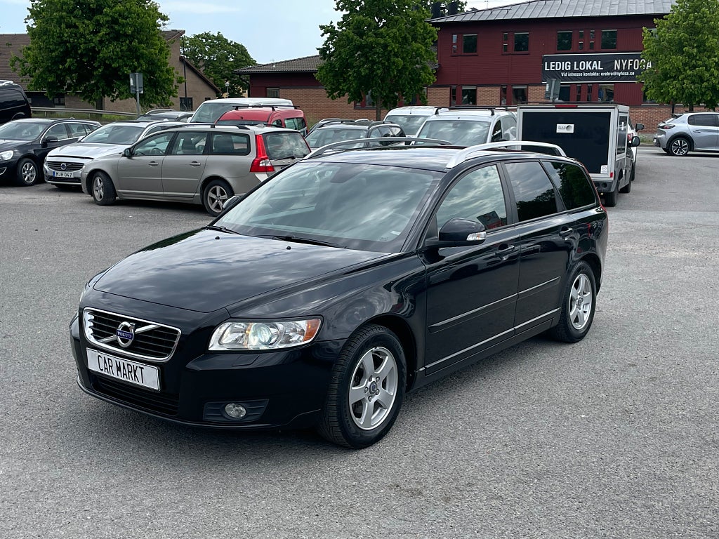 Volvo V50 D2 115HK | Momentum | Dragkrok | PDC | Xenon