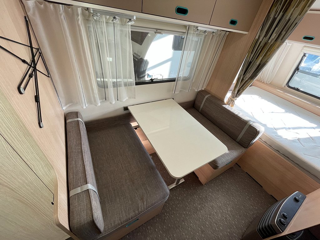 Adria Aviva 522 PK /Barnkammare / 7 bäddar / Solcell / Tält/ - Adria