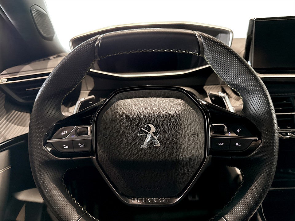 Bild på Peugeot 2008 GT 1.2 PT 130hk Aut B-KAMERA CARPLAY