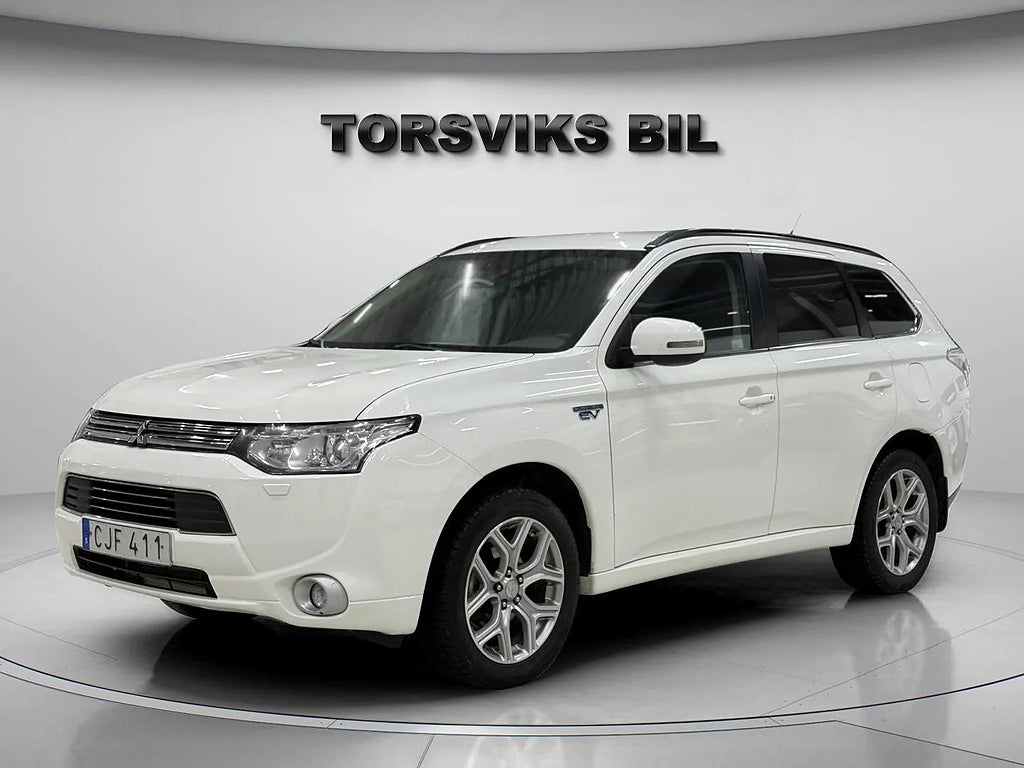 Mitsubishi Outlander PHEV CVT Business Gps B-kamera Drag Ny servad