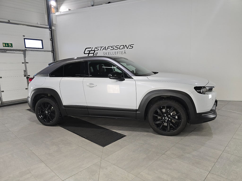 Mazda MX-30 e-Skyactiv First Edition | MOMSAD