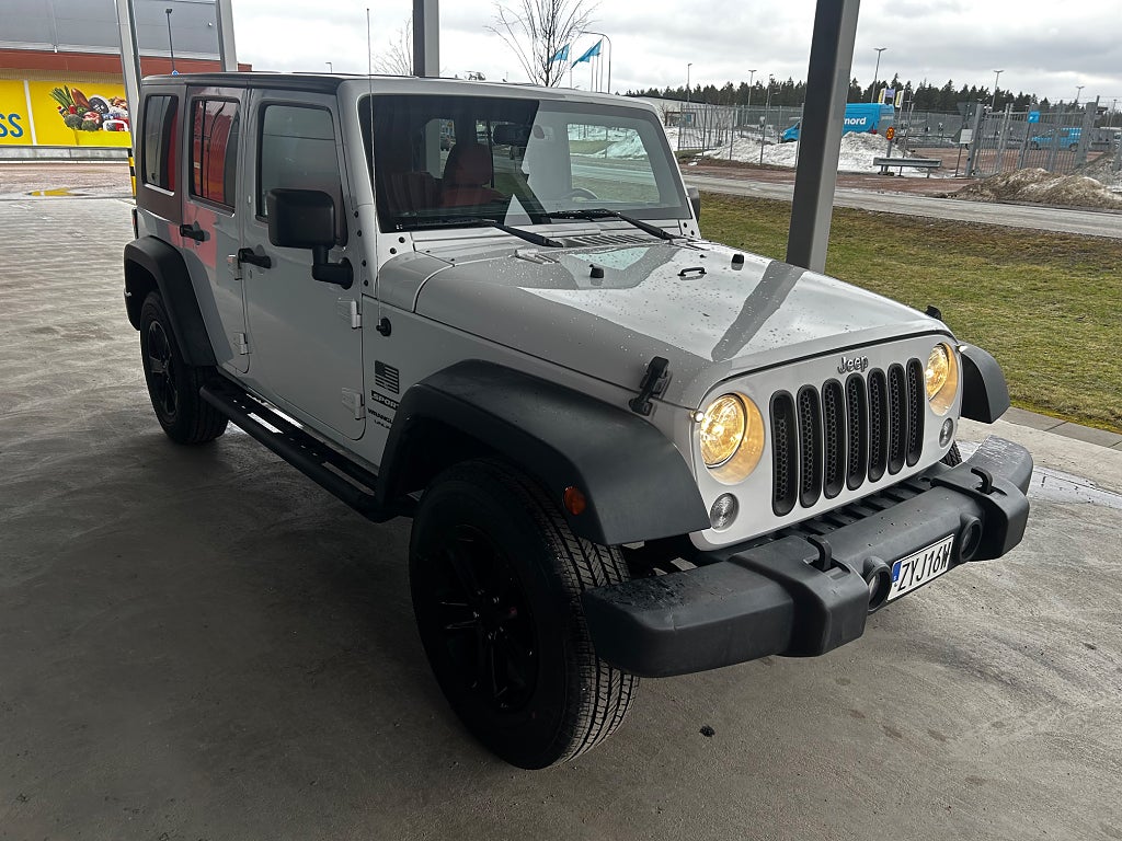 Jeep Wrangler Unlimited 3.6 V6 4WD Hardtop / Röd Klädsel / Ny bes