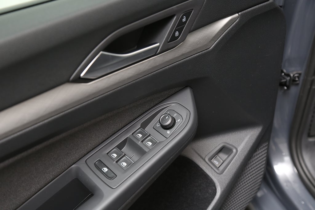 Volkswagen Golf 1,5 eTSI 150hk Sportscombi Aut Kamera Leasbar 2026