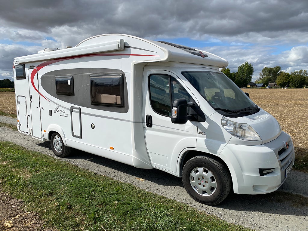 Bürstner Ixeo 745 3.0L 177hk/ Drag/ 2x AC/ Taksäng/ Solceller/ Ugn