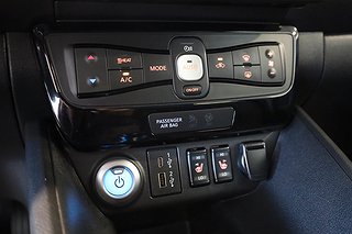 Halvkombi Nissan Leaf 15 av 22