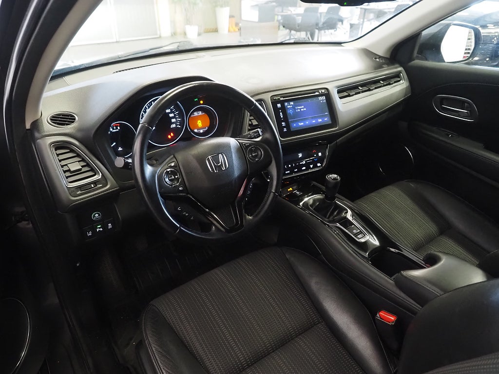 Honda HR-V 1.5 i-VTEC 131hk Executive |Drag|Pano|Kamera|Navi| 2016