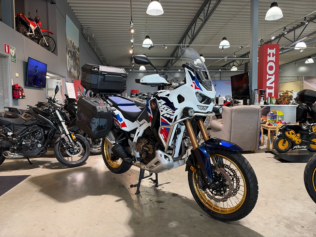 Honda CRF1100D4 Adv Sports DCT #Endast 1030mil & Mycket utr# 