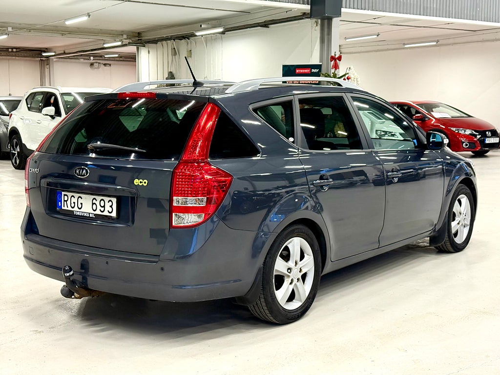 Kia Ceed cee'd_sw 1.6 CRDi Drag Värmare Vinterhjul Nybesiktigad - miniatyr 6