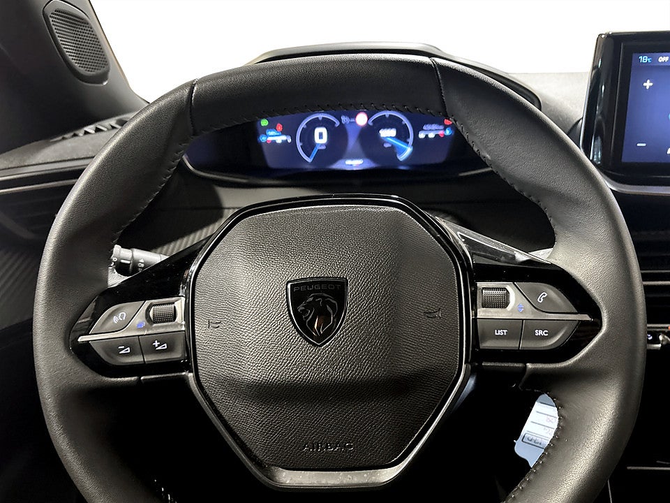 Bild på Peugeot 2008 Allure 1.2 PT 130hk CARPLAY P-SENSORER