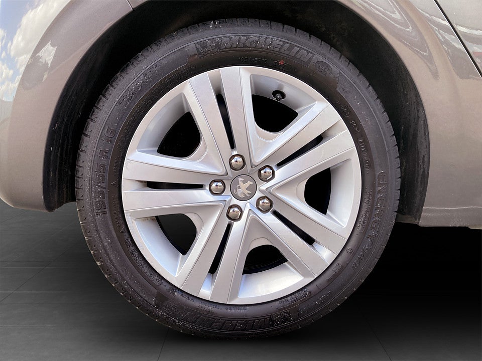 Bild på Peugeot 208 5D Style 1.2 PT 82hk BACKSENSORER