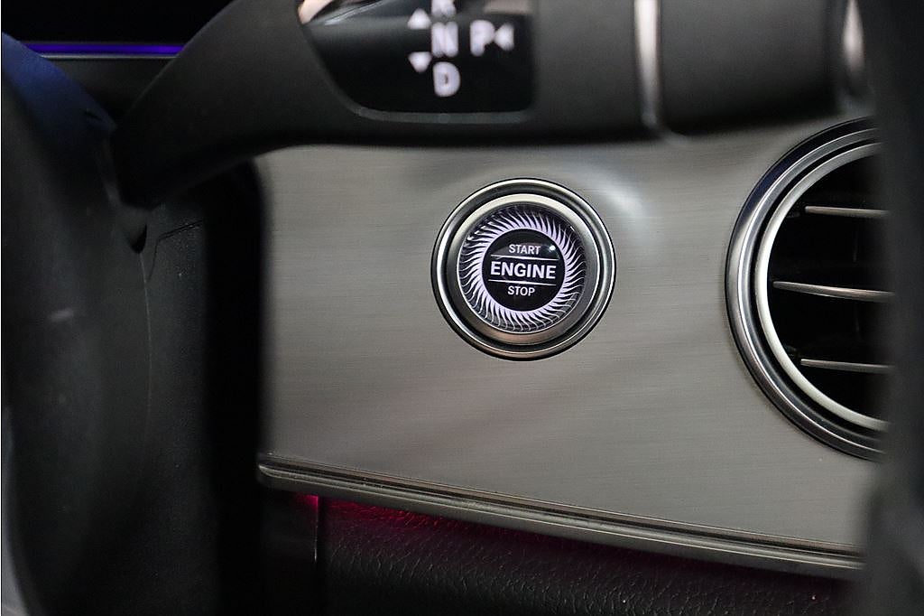 Bild på Mercedes-Benz E 300de AMG Line T 4MATIC 306hk - DRAG, WIDESCREEN