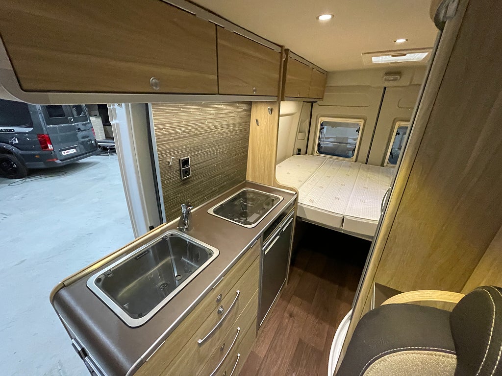 Hymer Grand Canyon / Solcell / B-körkort / Plåtis / Markis - Hymer