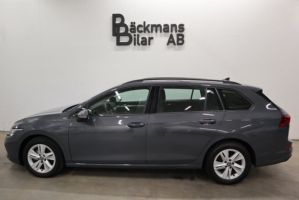Volkswagen Golf I Sportscombi 1.5 eTSI 131 hk Kamera Navi Keyless Apple