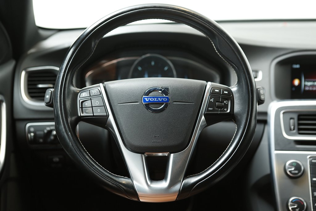 Volvo V60 D6 Plug-in Hybrid Momentum AWD Aut Skinn VOC Drag 2014