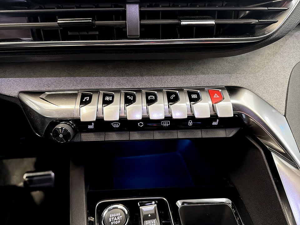 Bild på Peugeot 5008 GT 1.2 PT 130hk Aut 7-SITS B-KAMERA CARPLAY