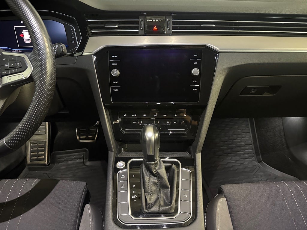 Volkswagen Passat Alltrack 2.0 TDI 4Motion Alltrack Dragk Adaptiv farth Värmare bild 14