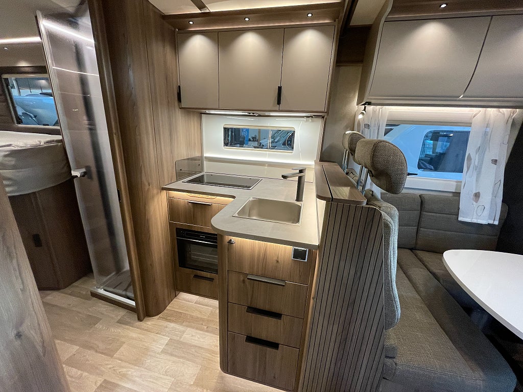 Kabe TMX 810 LGB /Cinderella/5 bältad/Mercedes 170hk/ALDE - Kabe