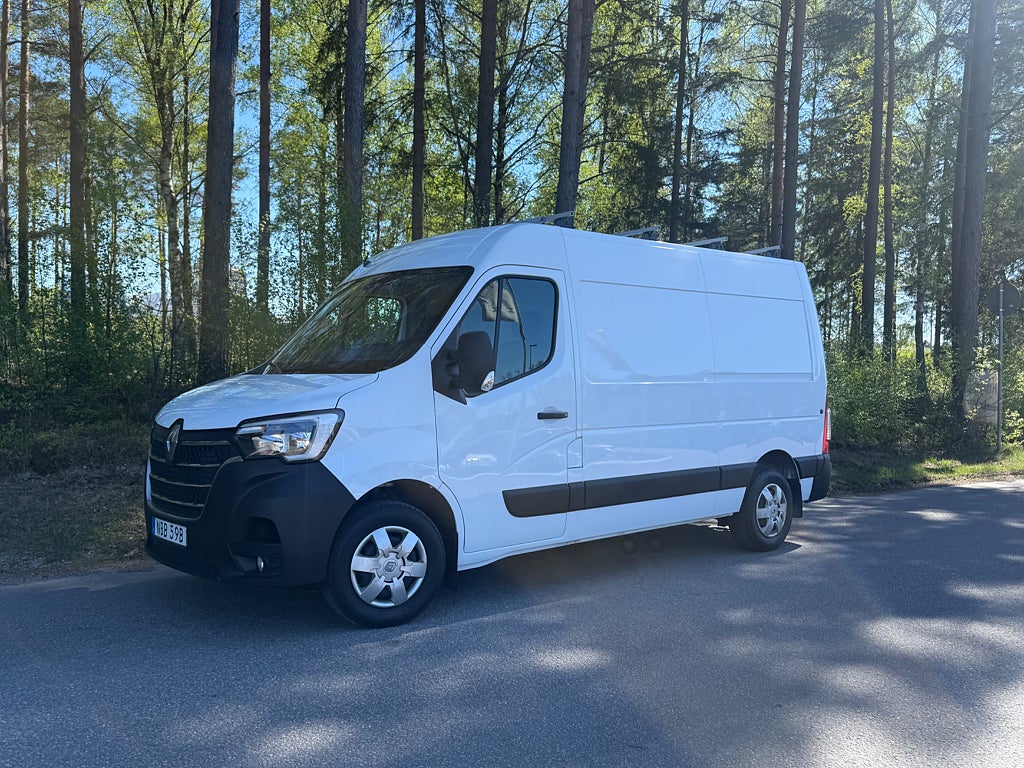 Renault master 3.5 T 2.3 dCi / Leasbar / Lågmil /högskåp / Drag
