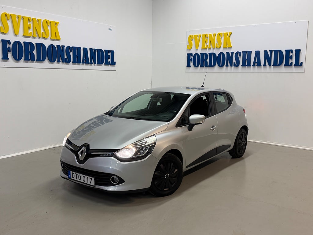 Renault Clio 1.2 Farthållare (Årsskatt = 712KR) (Endast 15.000 Mil)