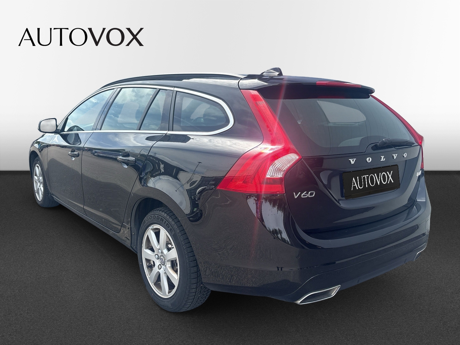 Volvo V60 D4 Geartronic Classic Momentum 2018, bild 3/42