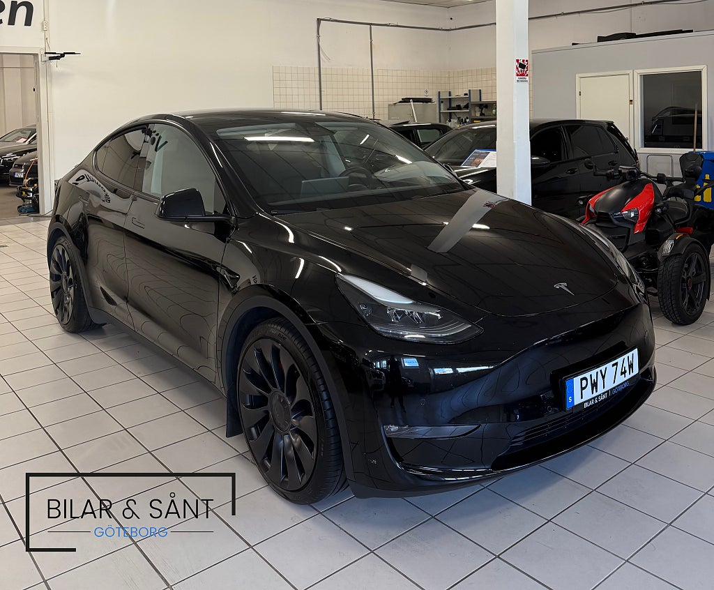 Tesla Model Y Performance 534hk FSD 360° Kamera