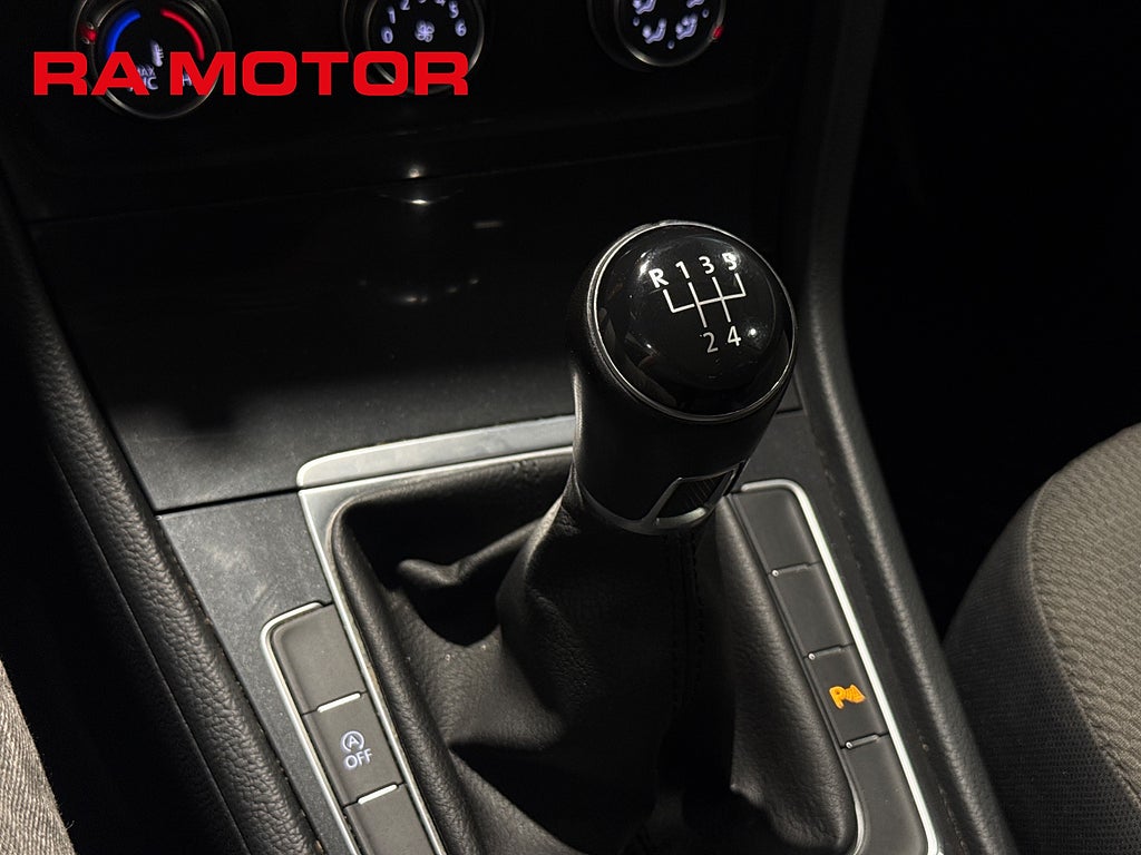 Volkswagen Golf SC 1.6 TDI 116hk | D-värm | Drag | Backkamera | 2017