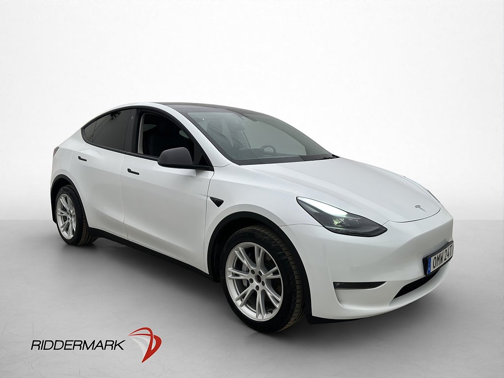 Tesla Model Y Long Range AWD Dragkrok Autopilot Svensksåld
