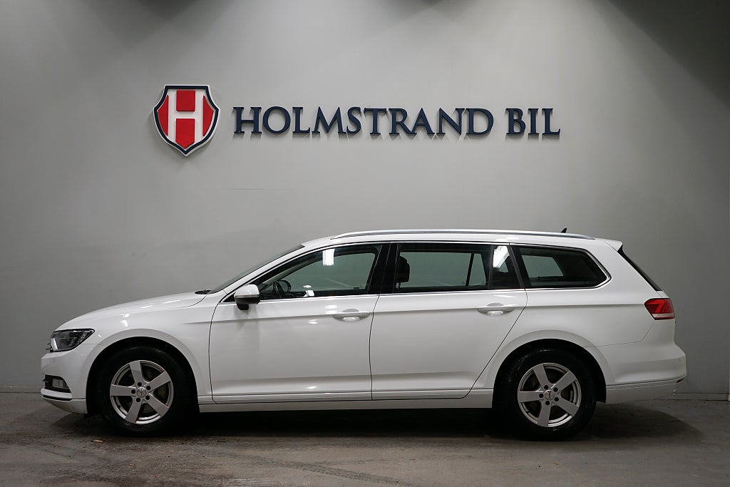 Volkswagen Passat 2.0 TDI K-remsbytt D-värme Drag Kamera Carplay