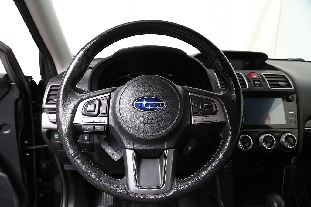 Subaru Forester 2,0D 147hk XS AWD Aut Extraljus Motorvärmare Drag 2016