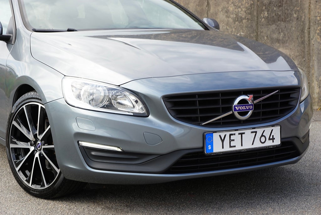 Volvo V60 T4 190hk 1-Brukare|19”|Drag|Värmare|Skinn|Rattvärme|