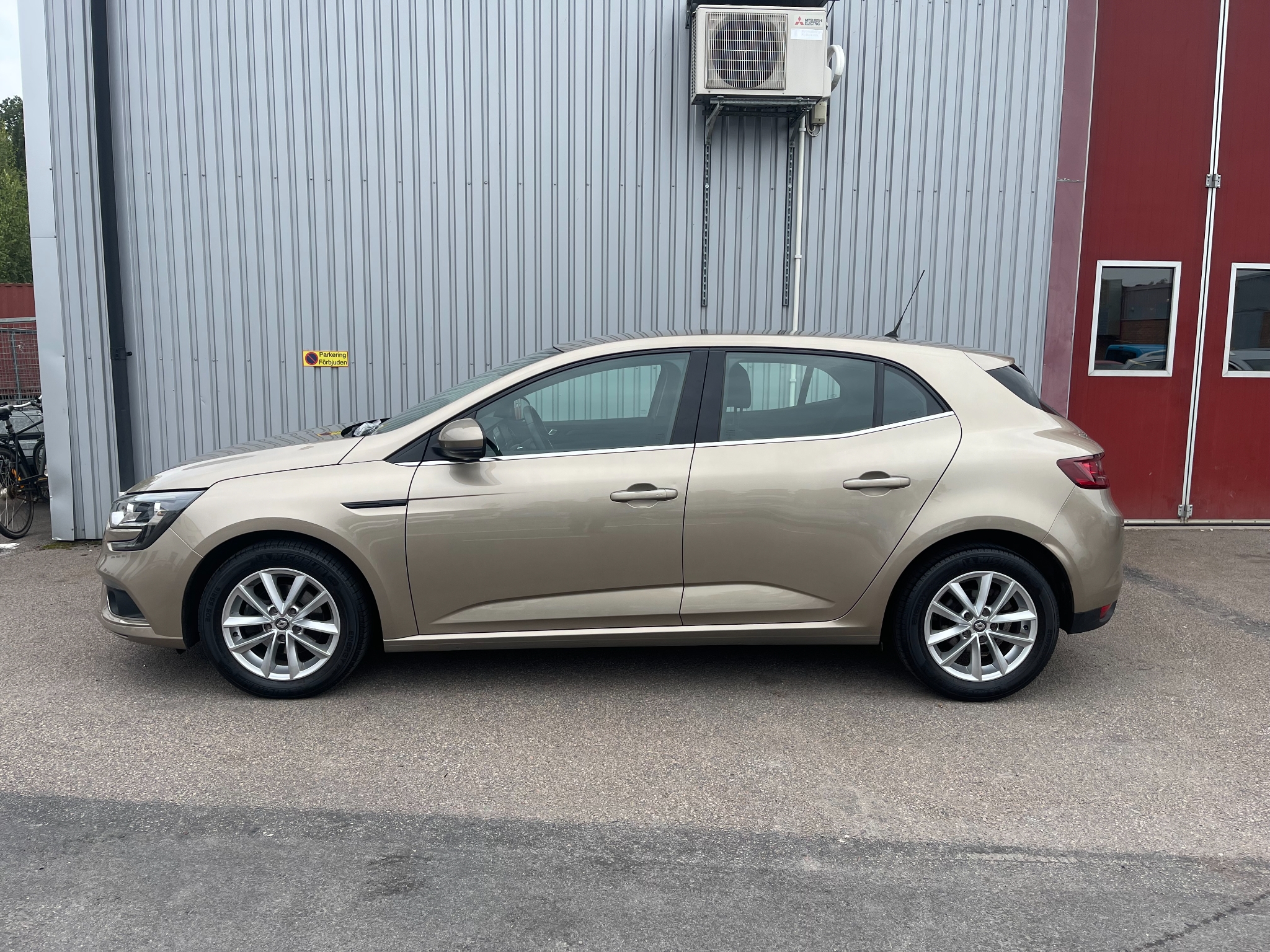 Renault Megane 1.5 dCi EDC Euro 6 110hk 2018, bild 2/43